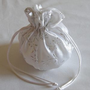 ROUND POUCH WHITE-SILVER 10x8cm 0520052ROUND POUCH WHITE-SILVER 10x8cm 0520052