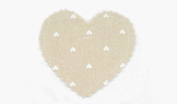 HEART POUCH NATURAL SAND WHITE HEART 11X12CM 0527175